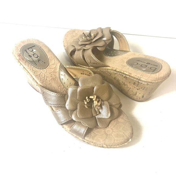 Born b.o.c Womens 7 M Wedge Sandals Metallic Brown Leather Slip On Flower Accent - Picture 1 of 12